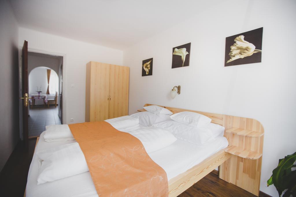 Jerry Apartman Bük Exterior foto